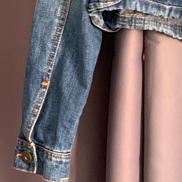 distressed jean jacket medium wash size medium - Picture 8 of 8